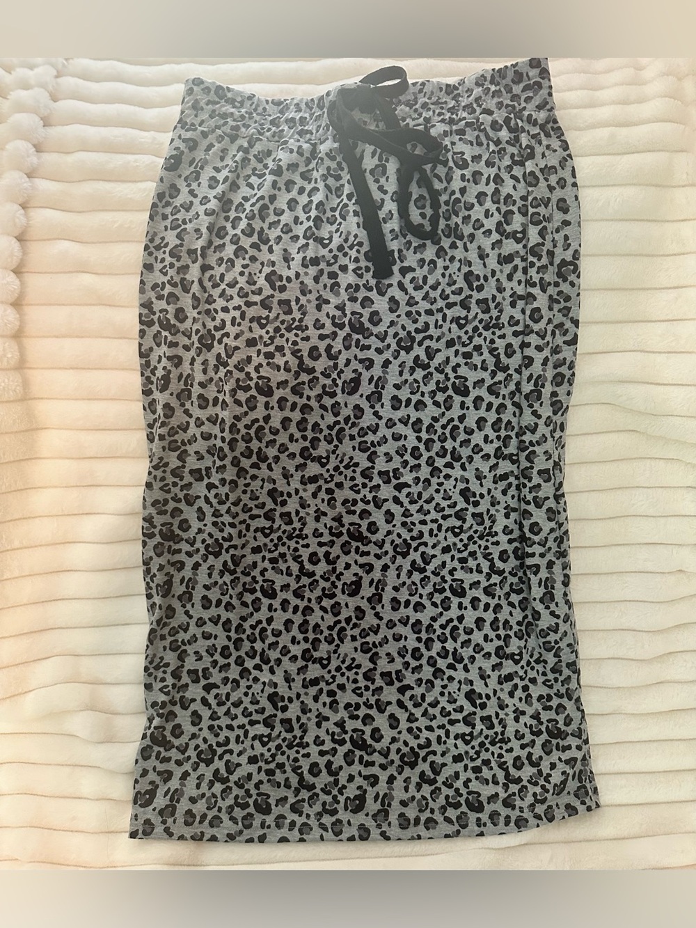 SHEIN Gray Leopard Heart Two-Piece Skirt Set - Picture 4 of 5